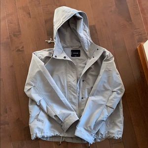 Everlane ReNew windbreaker in sage